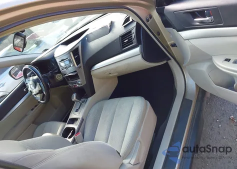 2010 Subaru Outback 2.5I Premium z USA, uszkodzony, nr VIN 4S4BRCEC8A3311030